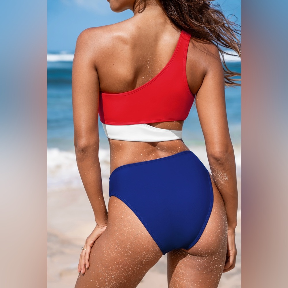 CUPSHE Chasing Sunshine Asymmetrical Bikini Top - Picture 2 of 8